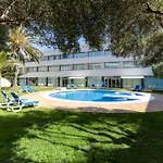 Hotel Daniya 3*