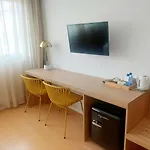Hotel Daniya 3*