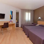 Hotel Daniya 3*