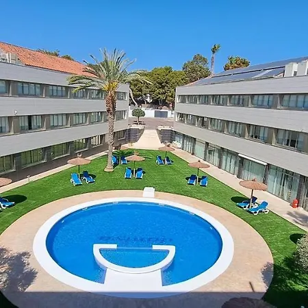 Hotel Daniya 3*