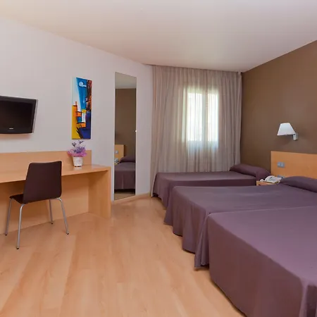 Hotel Daniya 3*