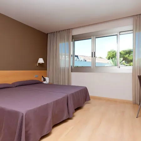 Daniya Hotel 3*