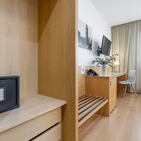 Daniya Hotel 3*