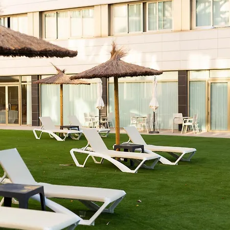 Hotel Daniya 3*